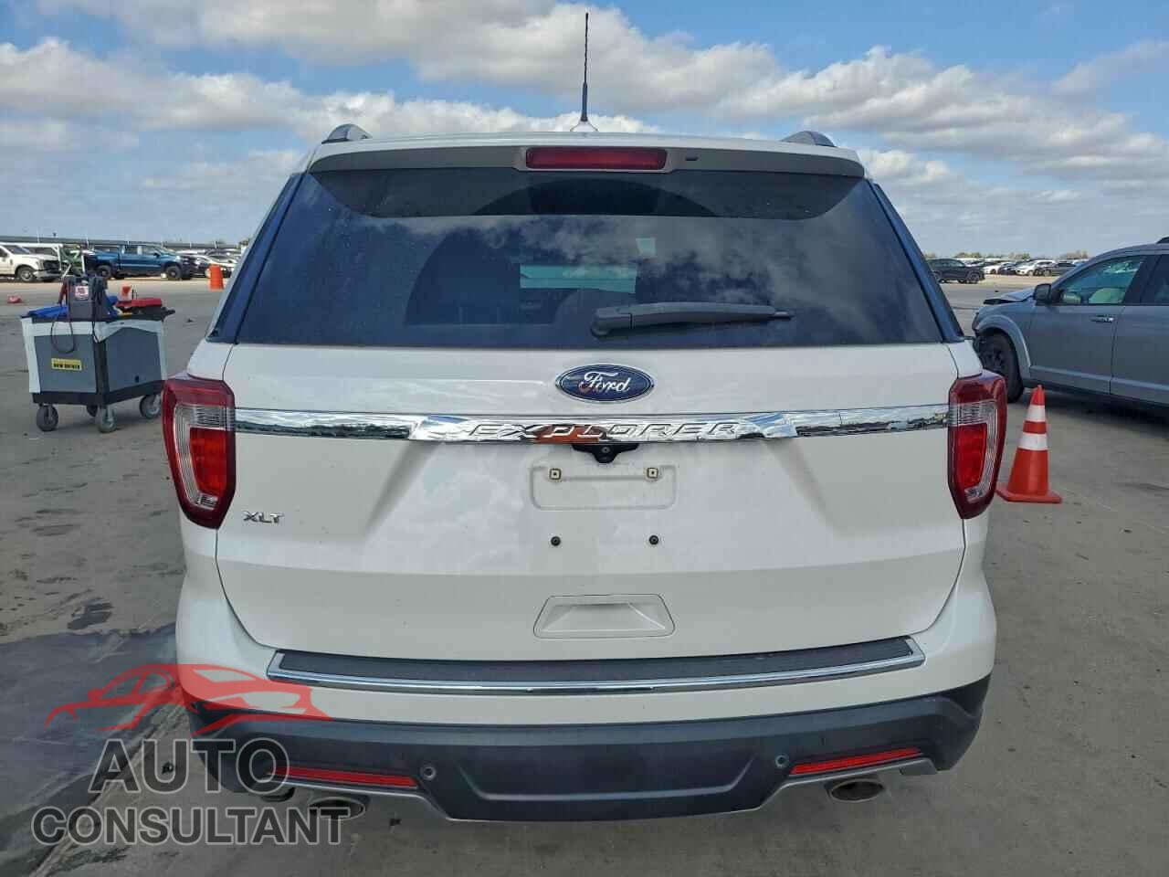 FORD EXPLORER 2018 - 1FM5K7D80JGA54959