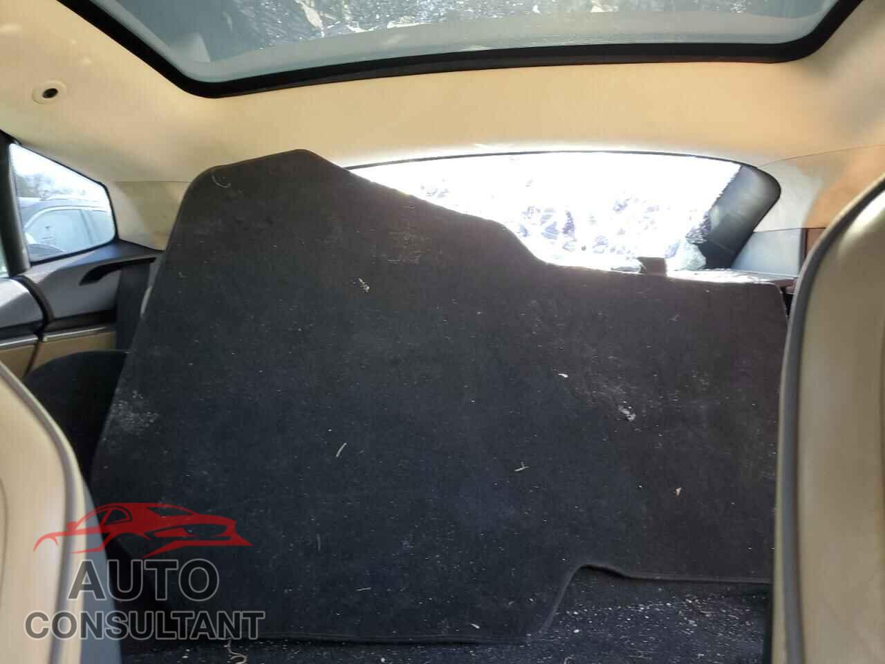 TESLA MODEL S 2013 - 5YJSA1DP9DFP17619