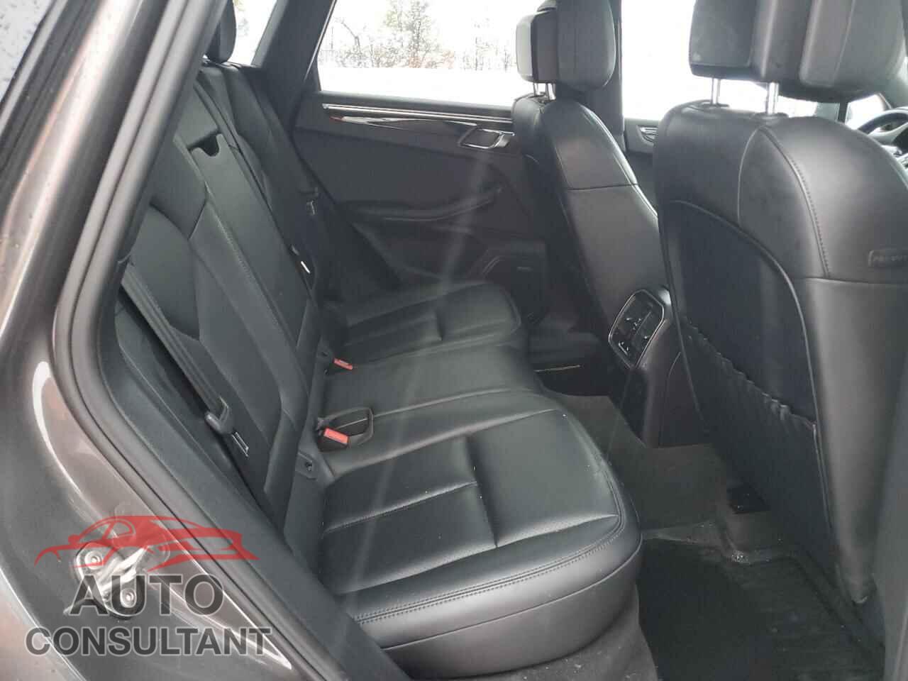 PORSCHE MACAN 2016 - WP1AB2A59GLB54170
