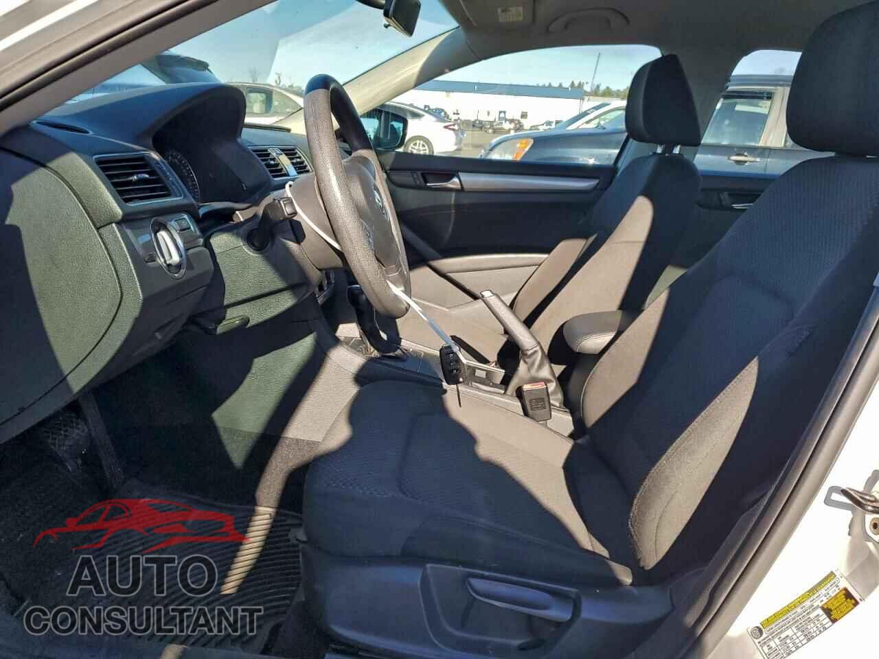 VOLKSWAGEN PASSAT 2013 - 1VWAP7A35DC032607