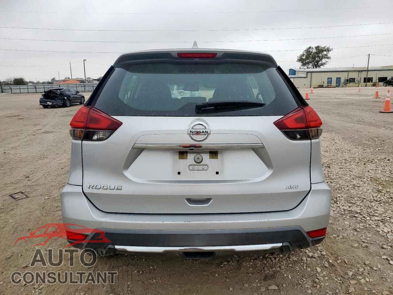 NISSAN ROGUE 2017 - KNMAT2MV4HP574732
