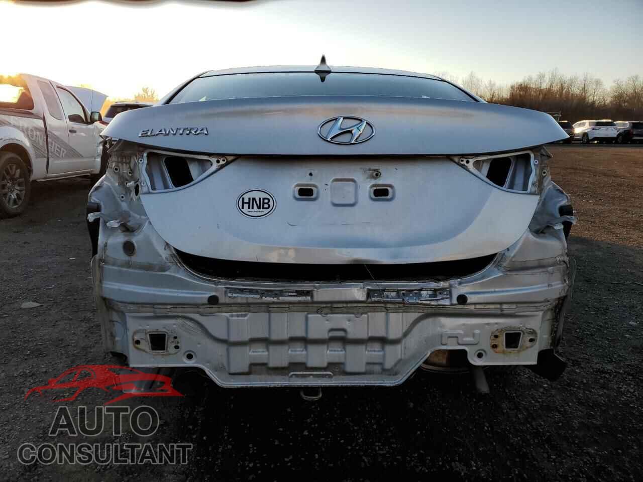 HYUNDAI ELANTRA 2014 - KMHDH4AE9EU217151