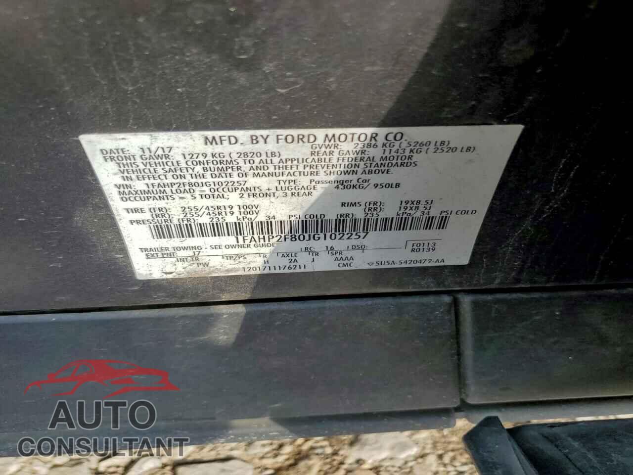 FORD TAURUS 2018 - 1FAHP2F80JG102257