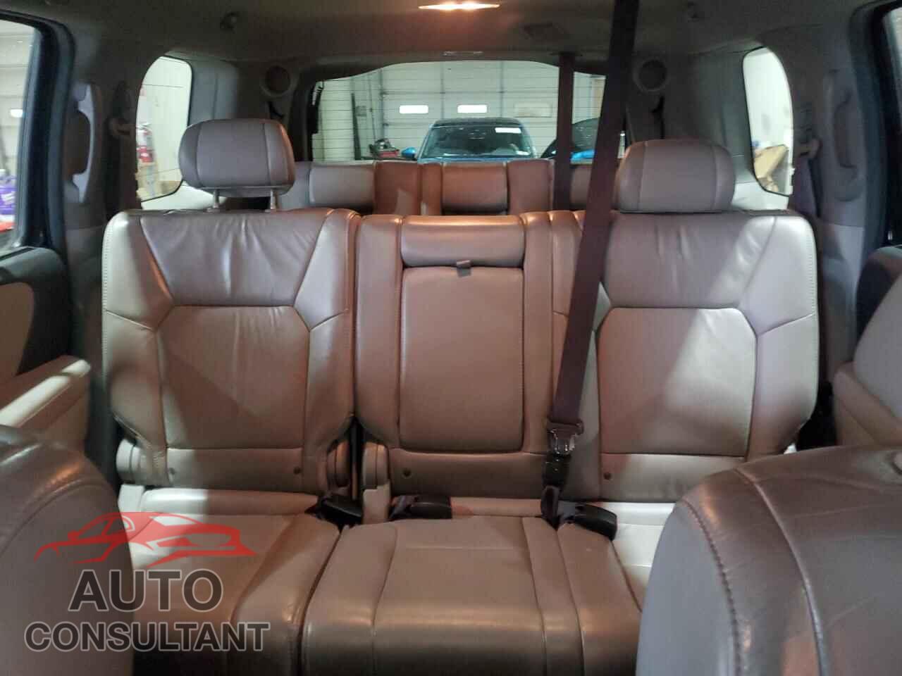 HONDA PILOT 2011 - 5FNYF4H98BB103649