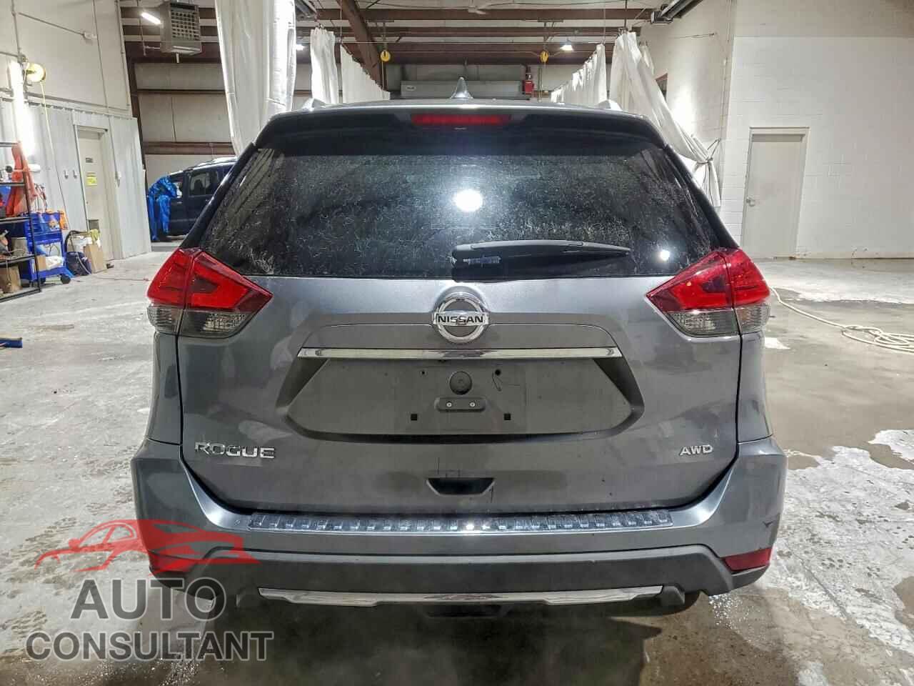 NISSAN ROGUE 2017 - KNMAT2MV8HP571574