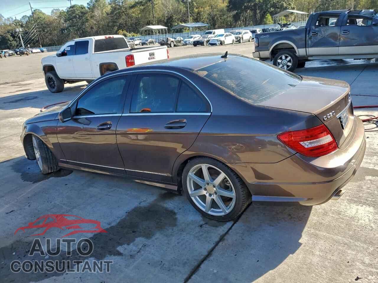 MERCEDES-BENZ C-CLASS 2013 - WDDGF4HB0DR264367