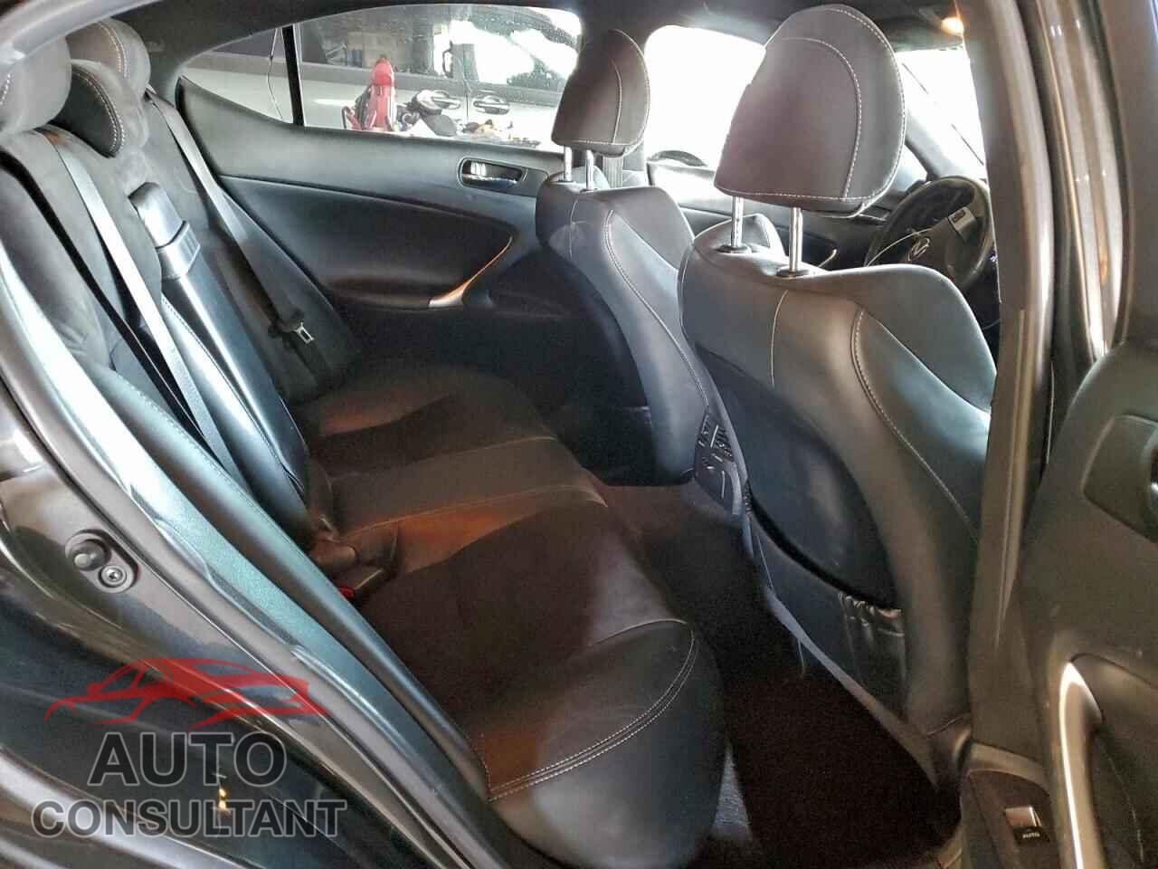 LEXUS IS 2011 - JTHBF5C24B5139277