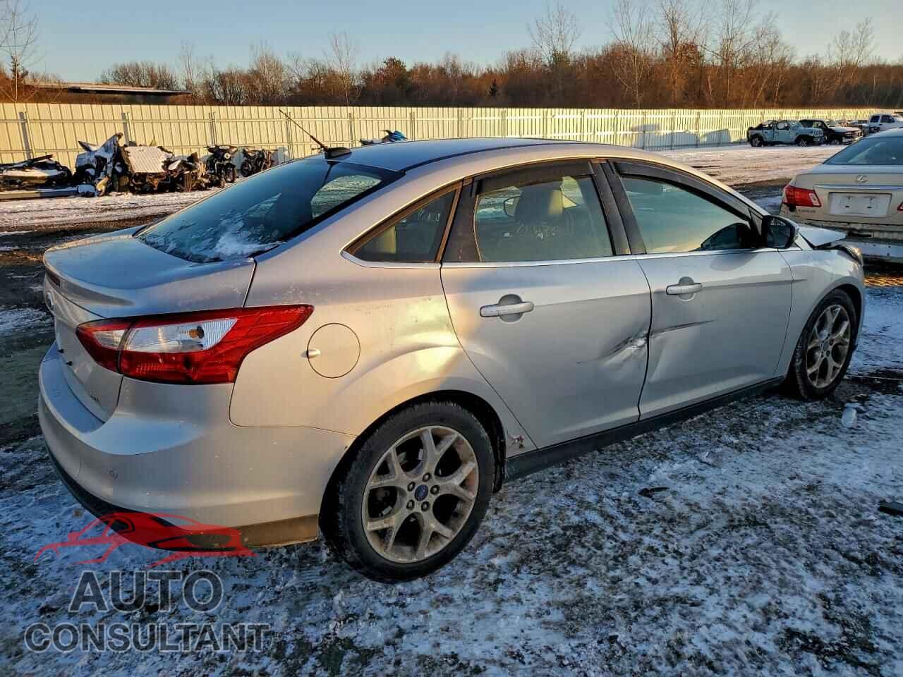 FORD FOCUS 2012 - 1FAHP3H27CL109246