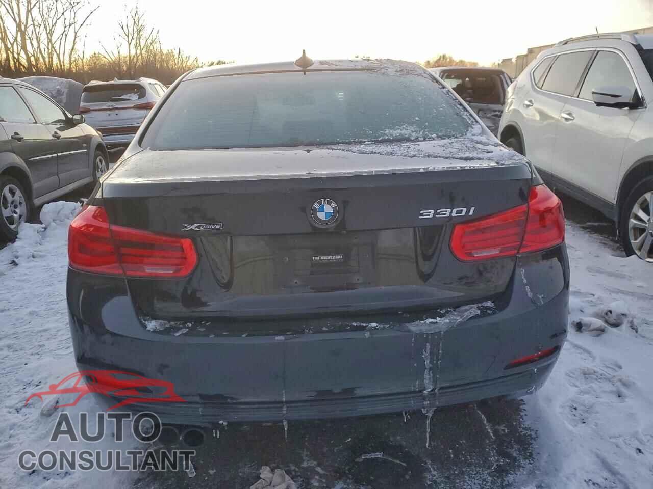 BMW 3 SERIES 2018 - WBA8D9G54JNU71874