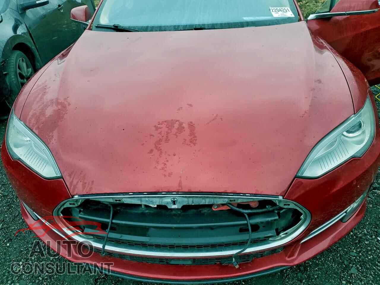 TESLA MODEL S 2014 - 5YJSA1S12EFP68136