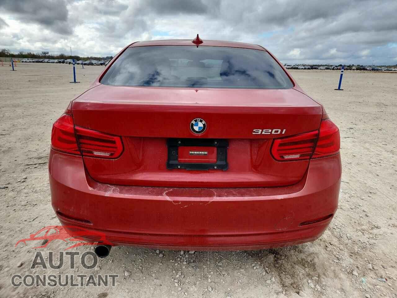 BMW 3 SERIES 2016 - WBA8E1G50GNU12098