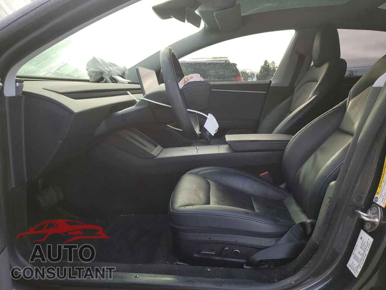 TESLA MODEL 3 2024 - 5YJ3E1EA5RF745895