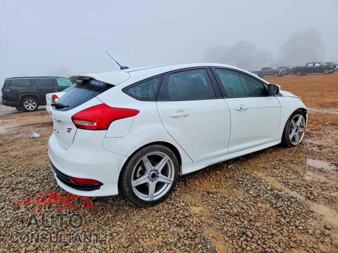 FORD FOCUS 2018 - 1FADP3L93JL247074