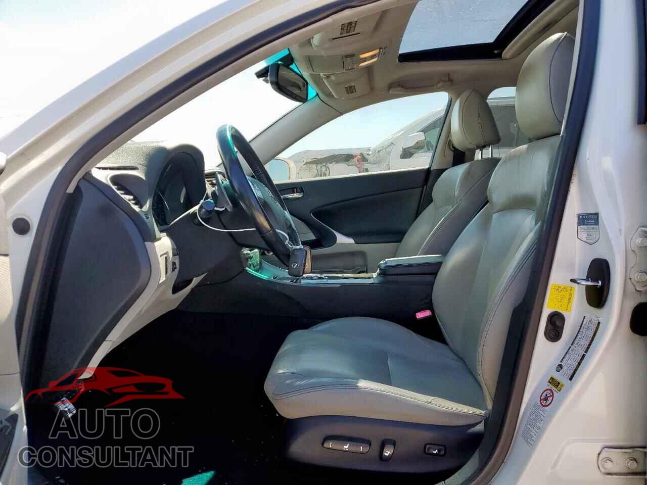 LEXUS IS 2012 - JTHBF5C28C5163115