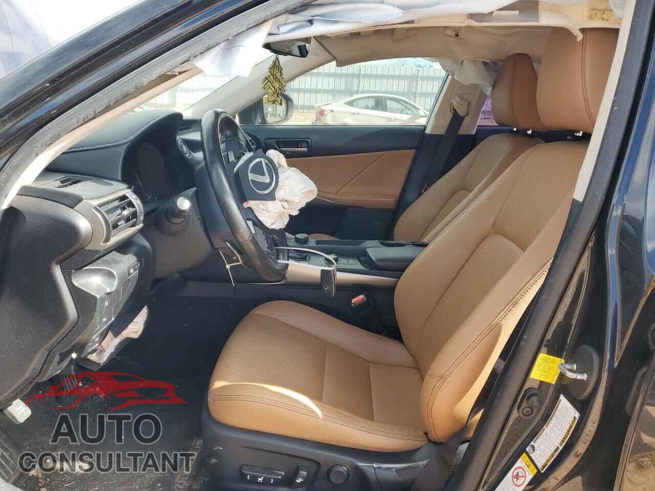LEXUS IS 2017 - JTHBA1D24H5049657