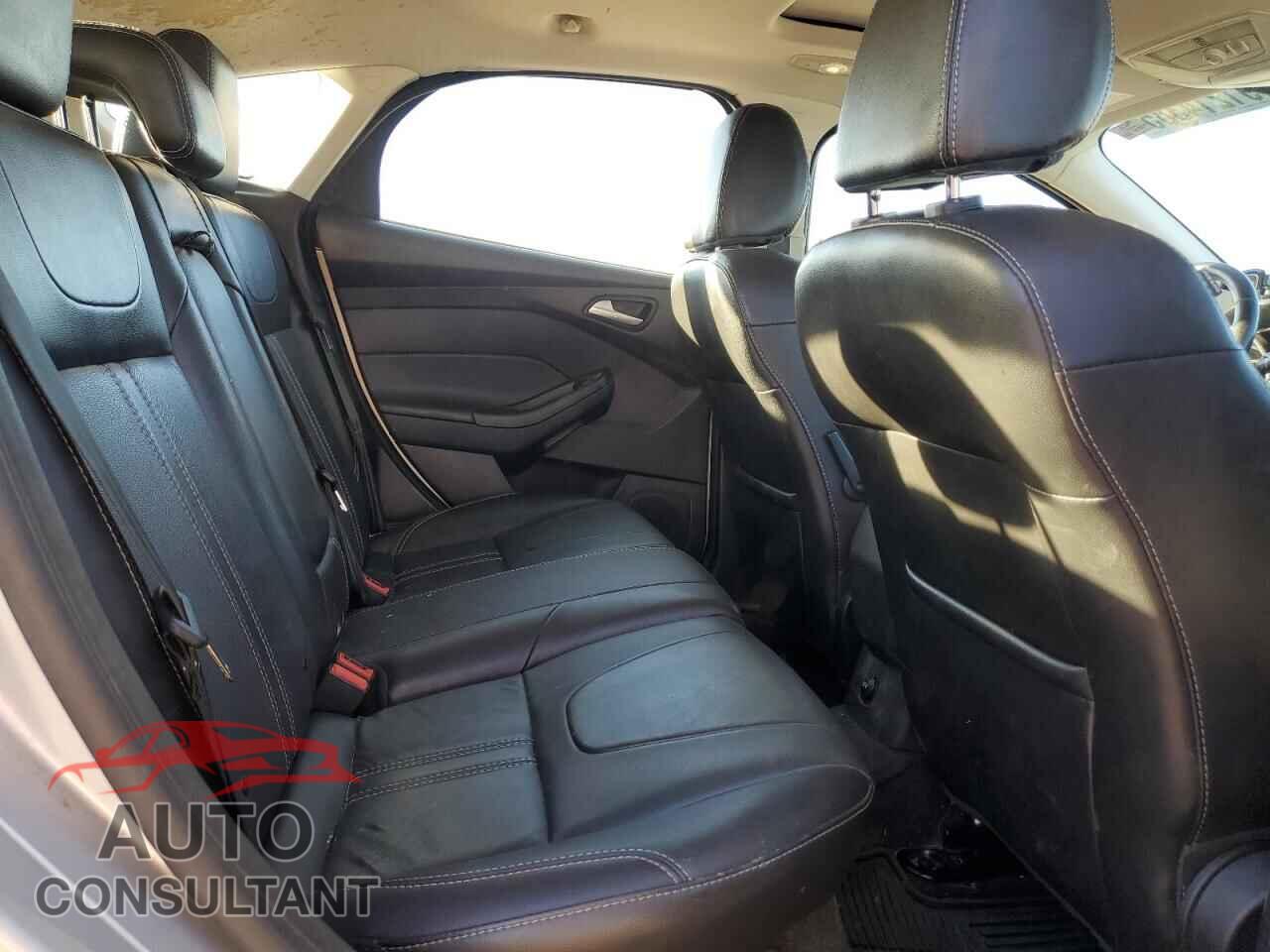 FORD FOCUS 2014 - 1FADP3K27EL362982