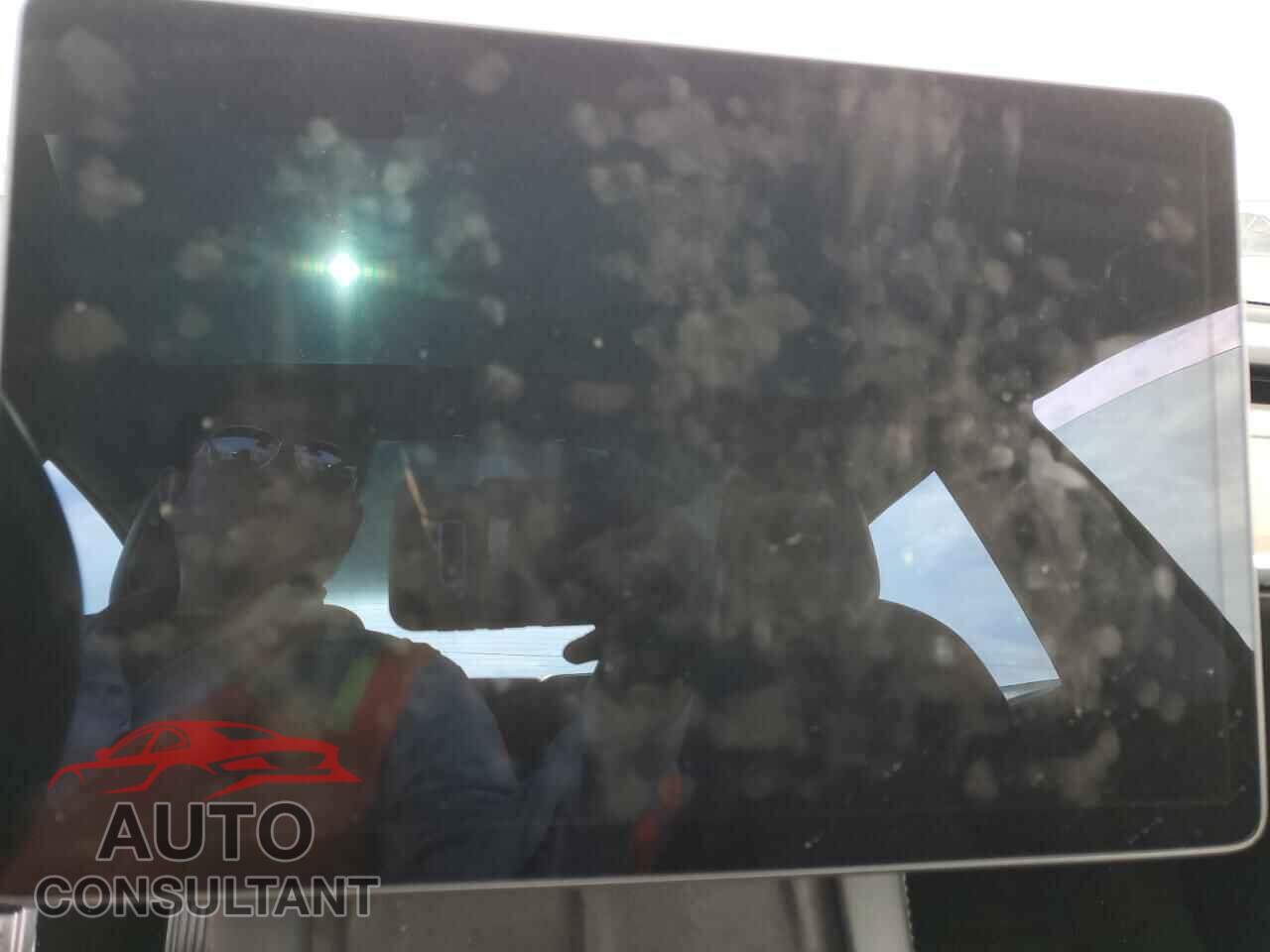 TESLA MODEL 3 2021 - 5YJ3E1EA0MF092143