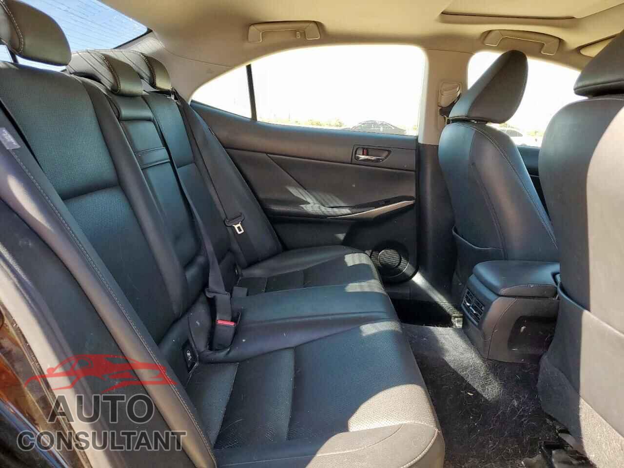 LEXUS IS 2014 - JTHBF1D21E5024552