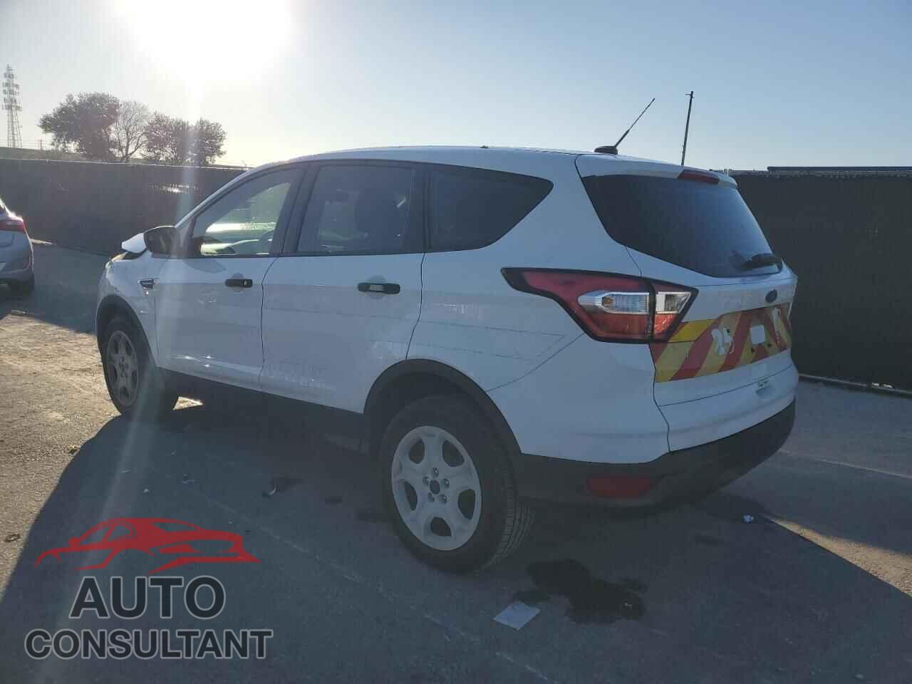FORD ESCAPE 2017 - 1FMCU0F76HUC98172