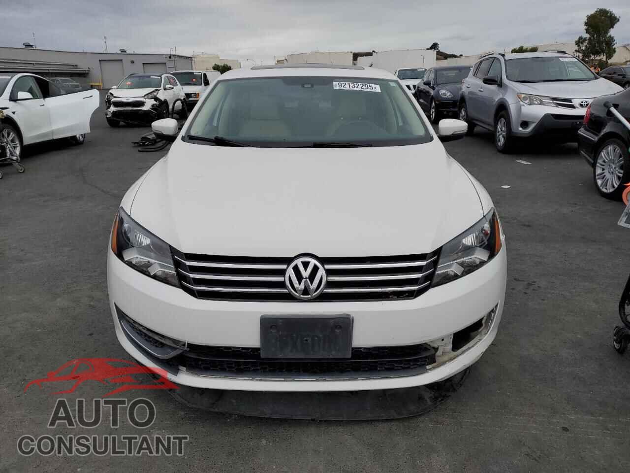 VOLKSWAGEN PASSAT 2013 - 1VWBP7A35DC131917