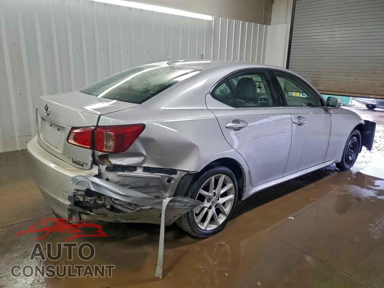 LEXUS IS 2011 - JTHCF5C27B5046452