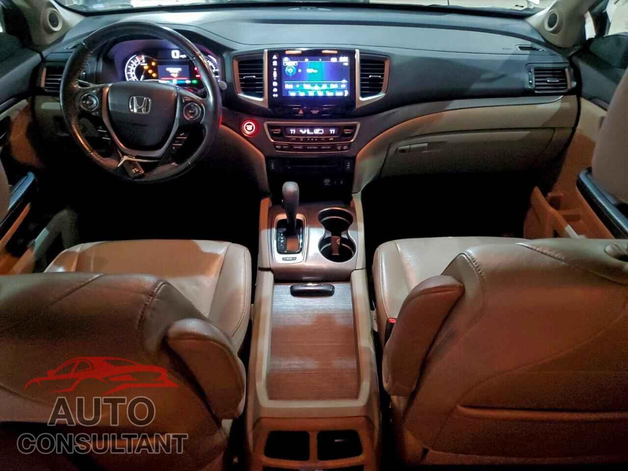 HONDA PILOT 2017 - 5FNYF6H54HB033973