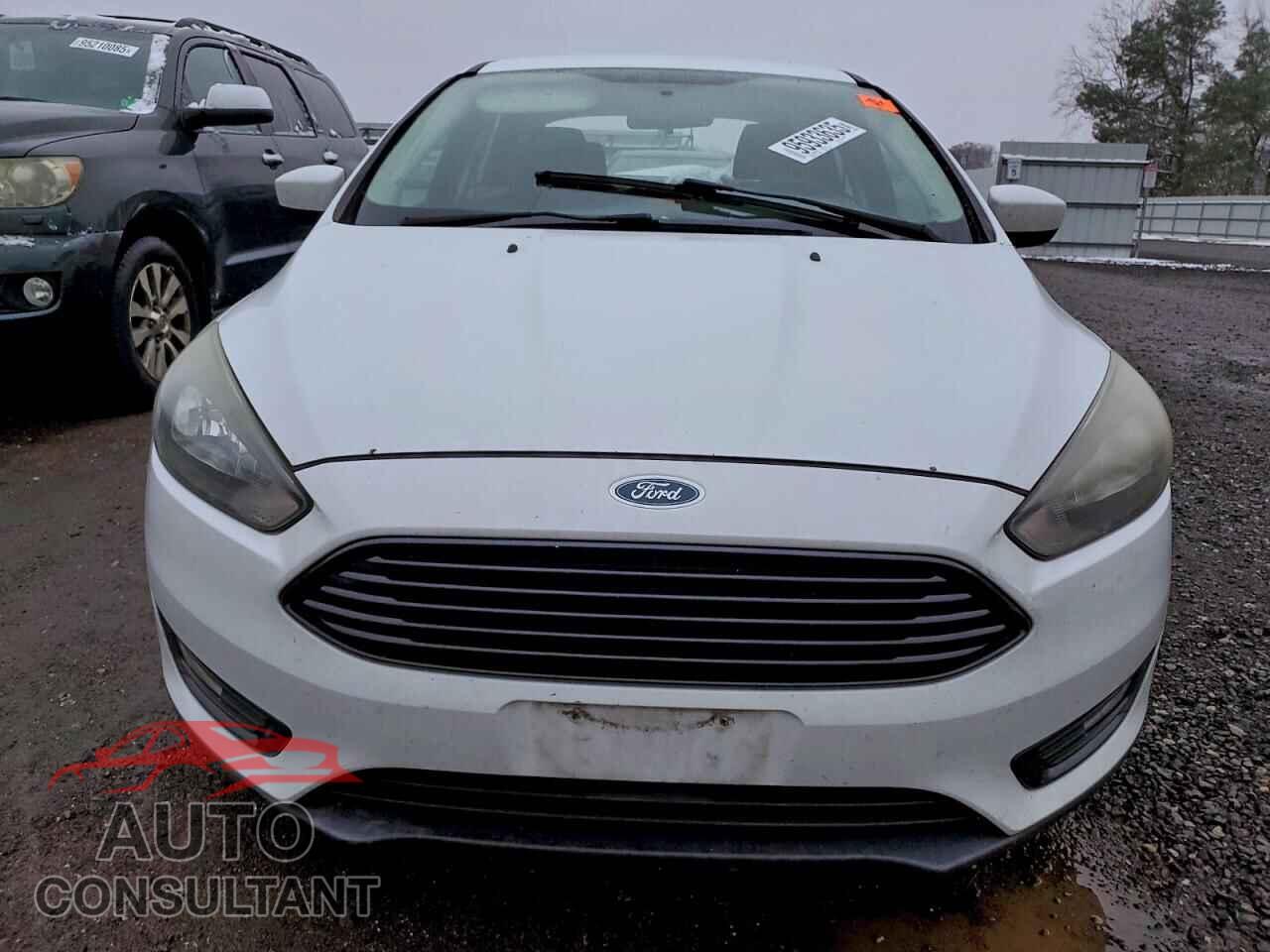 FORD FOCUS 2018 - 1FADP3FE3JL201317