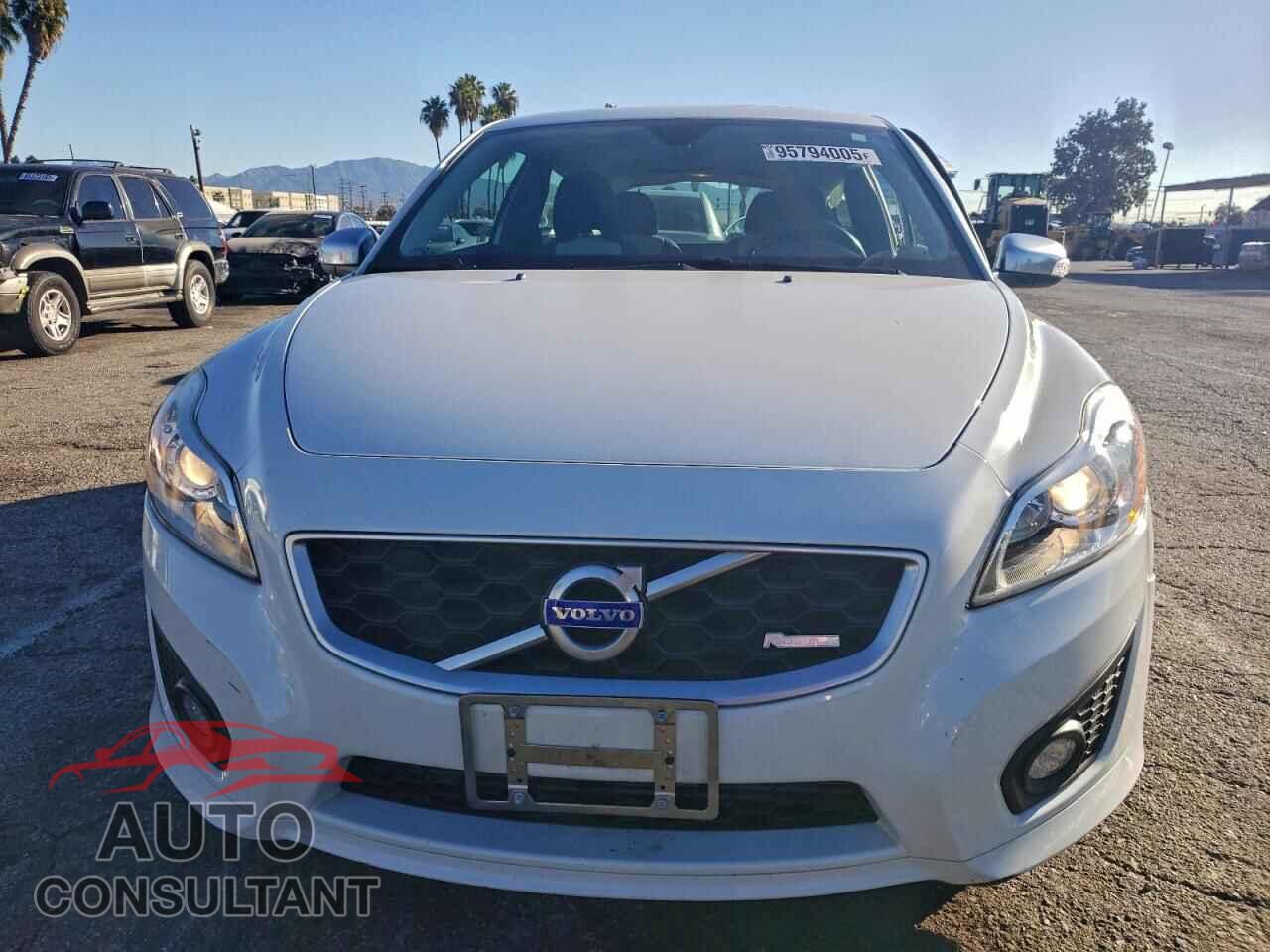VOLVO C30 2012 - YV1672MK3C2281047