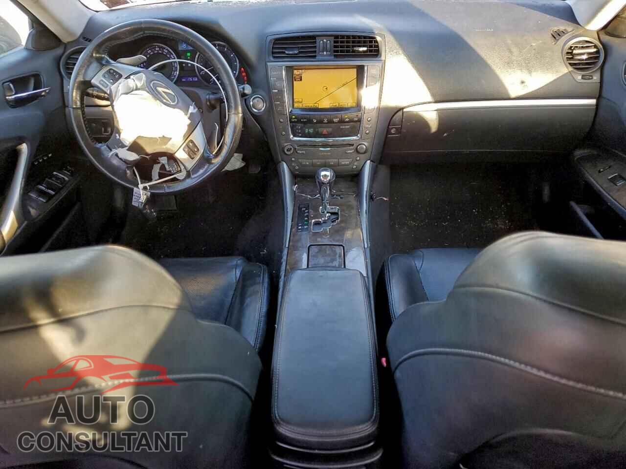 LEXUS IS 2011 - JTHCF5C21B5047239