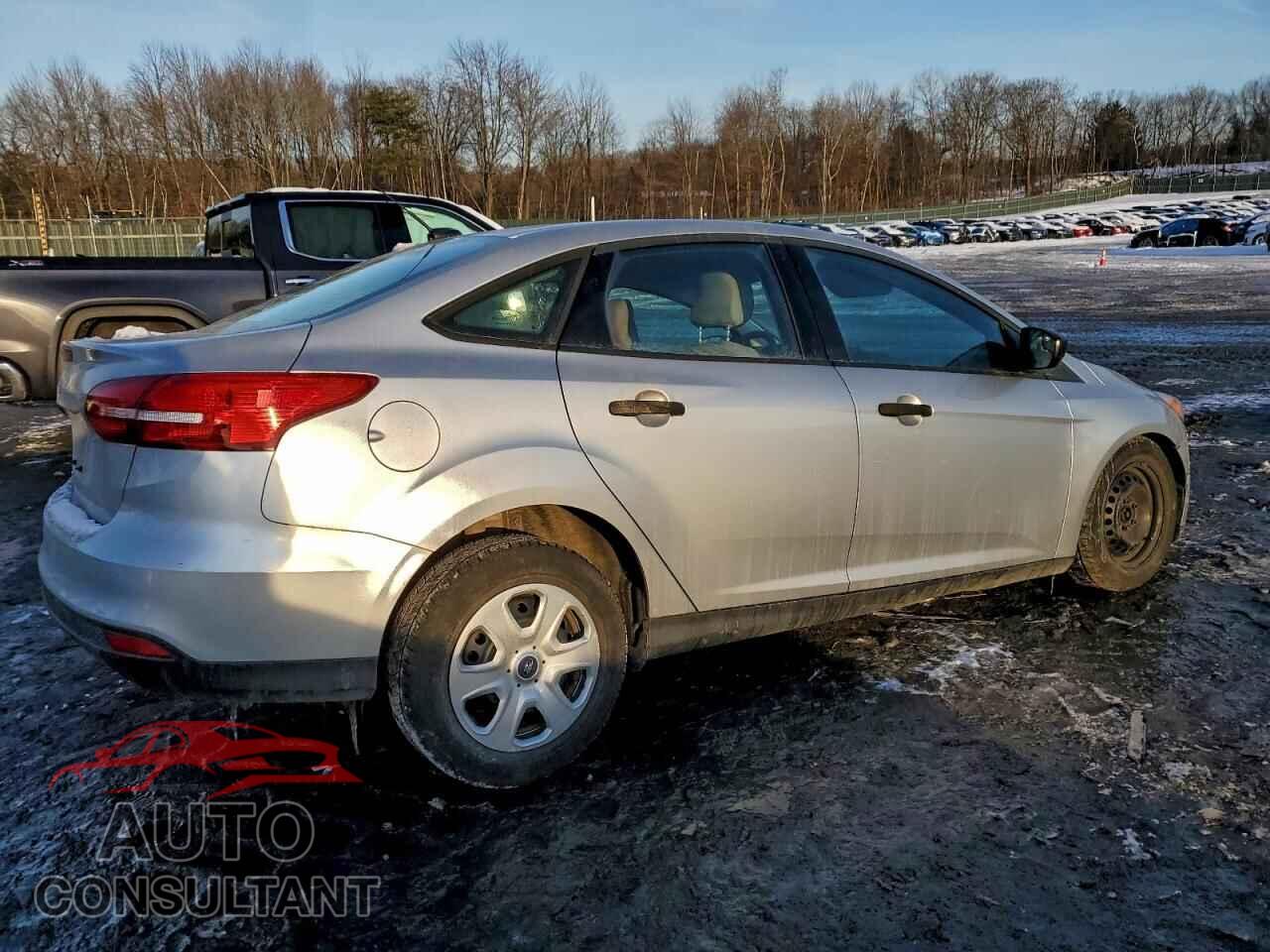 FORD FOCUS 2017 - 1FADP3E20HL281371