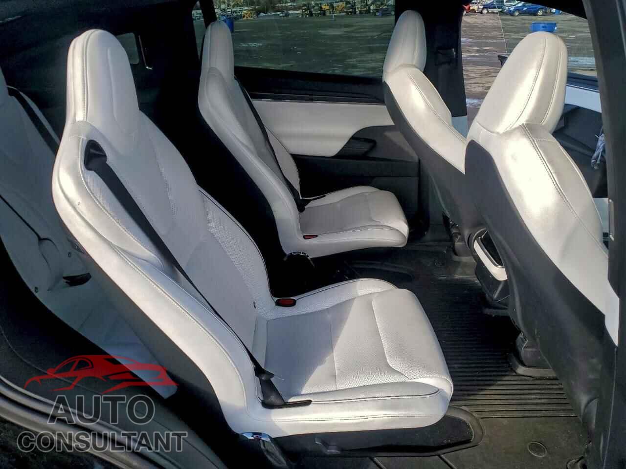 TESLA MODEL X 2024 - 7SAXCBE64RF448743