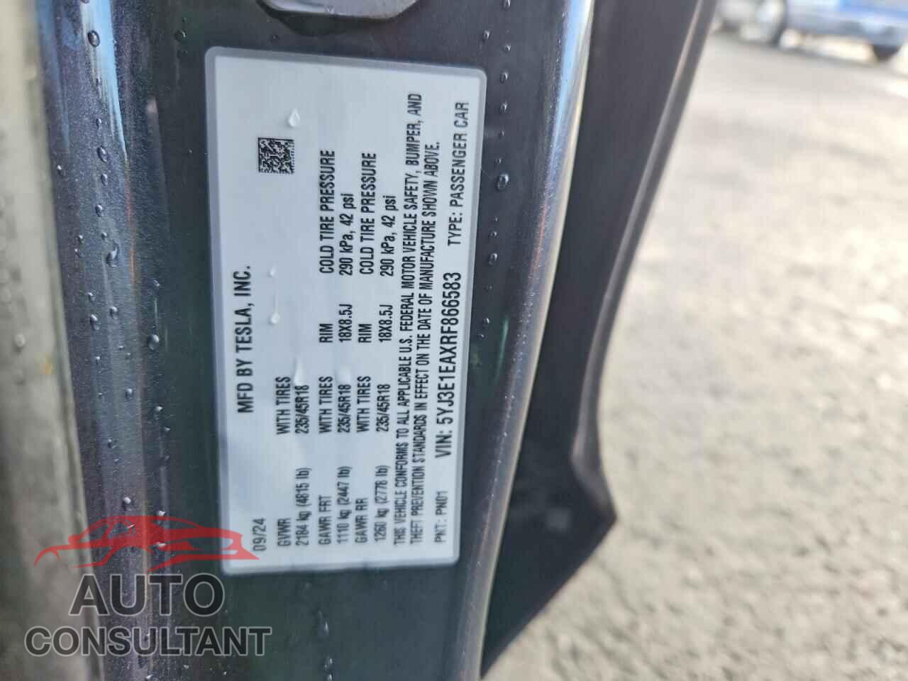 TESLA MODEL 3 2024 - 5YJ3E1EAXRF866583