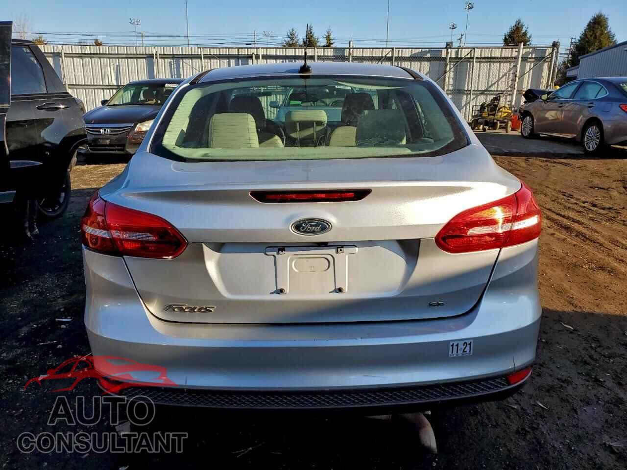 FORD FOCUS 2015 - 1FADP3F24FL282793