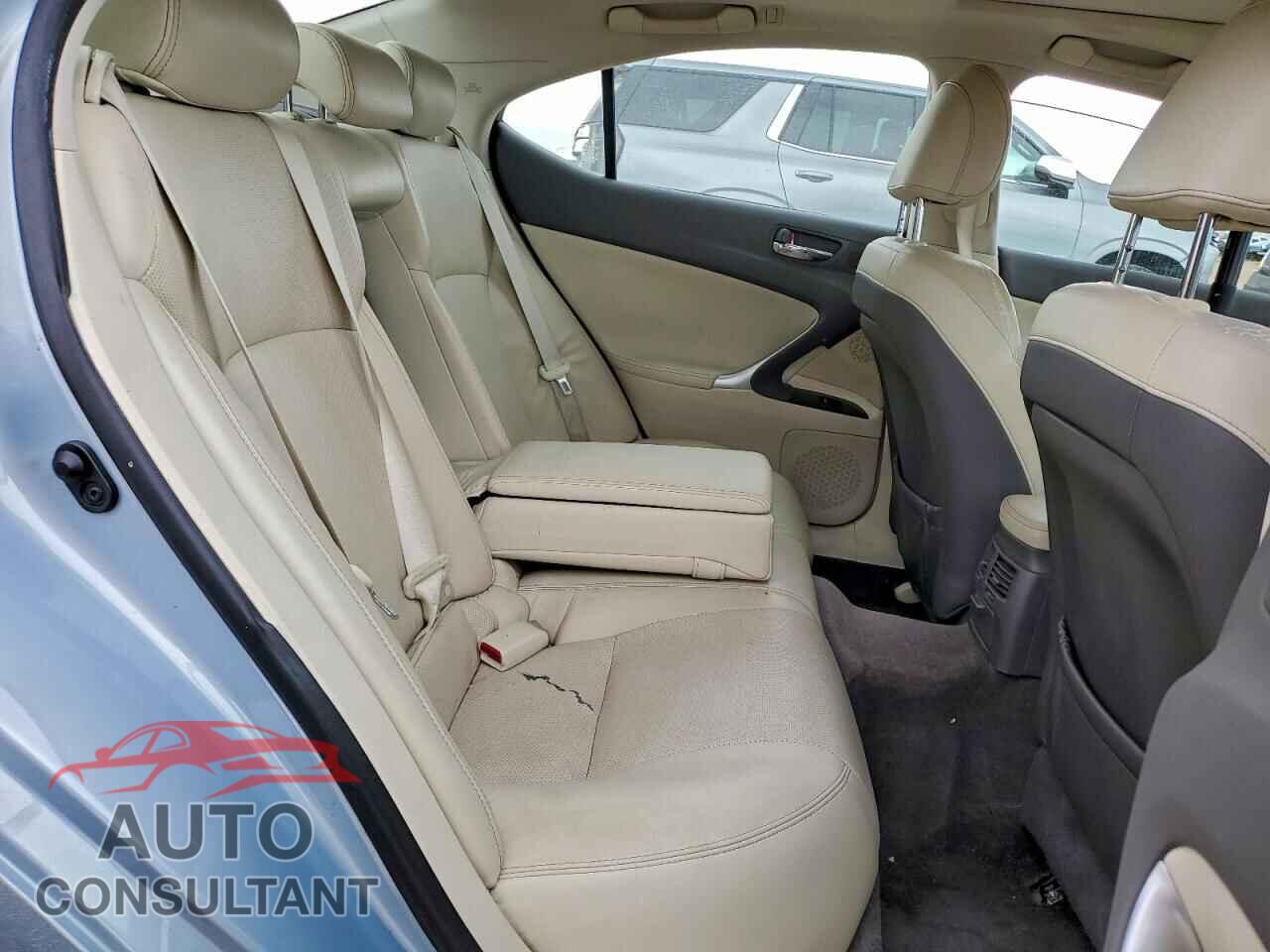 LEXUS IS 2011 - JTHBF5C2XB5137095