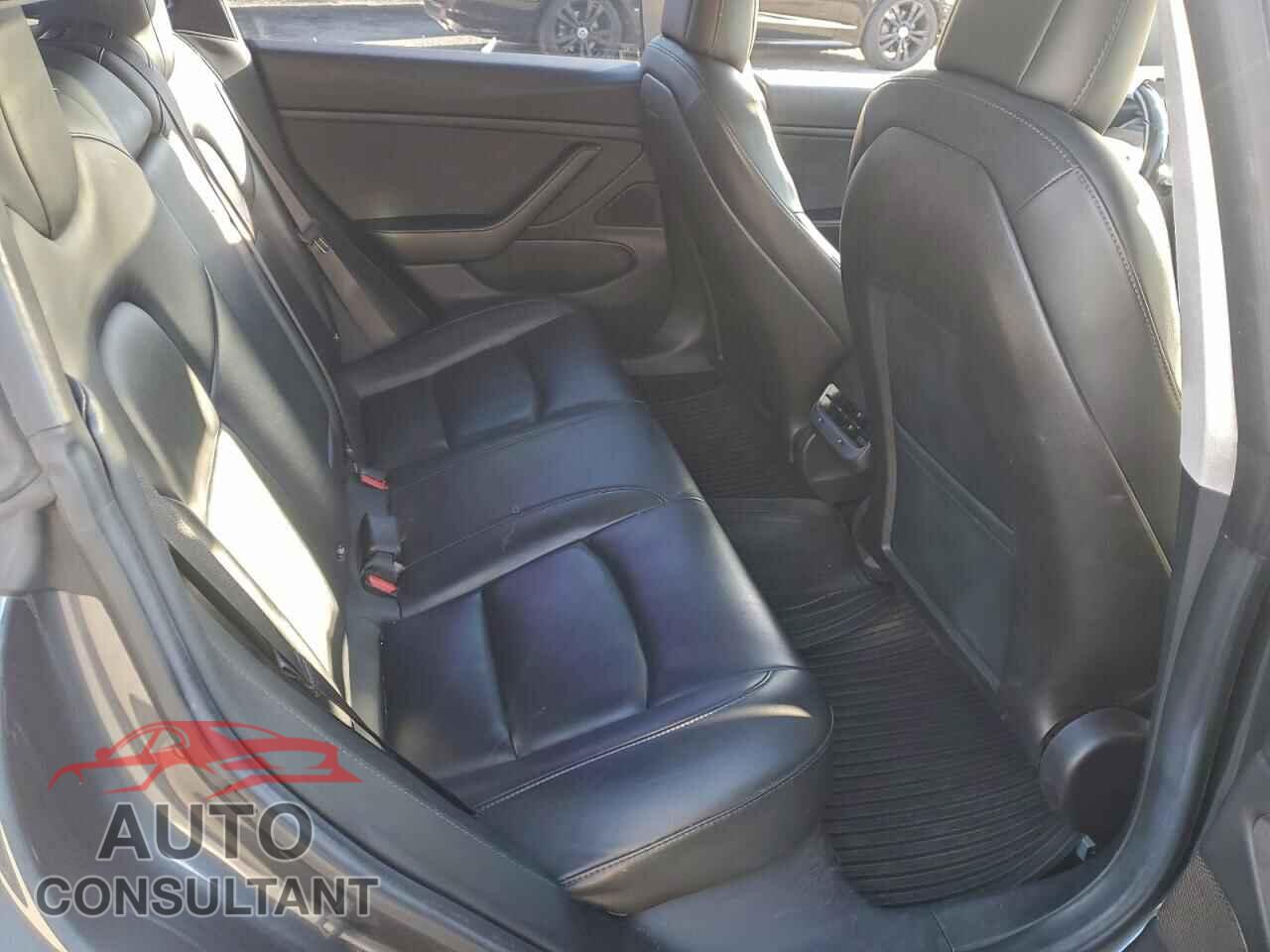 TESLA MODEL 3 2018 - 5YJ3E1EA5JF024108