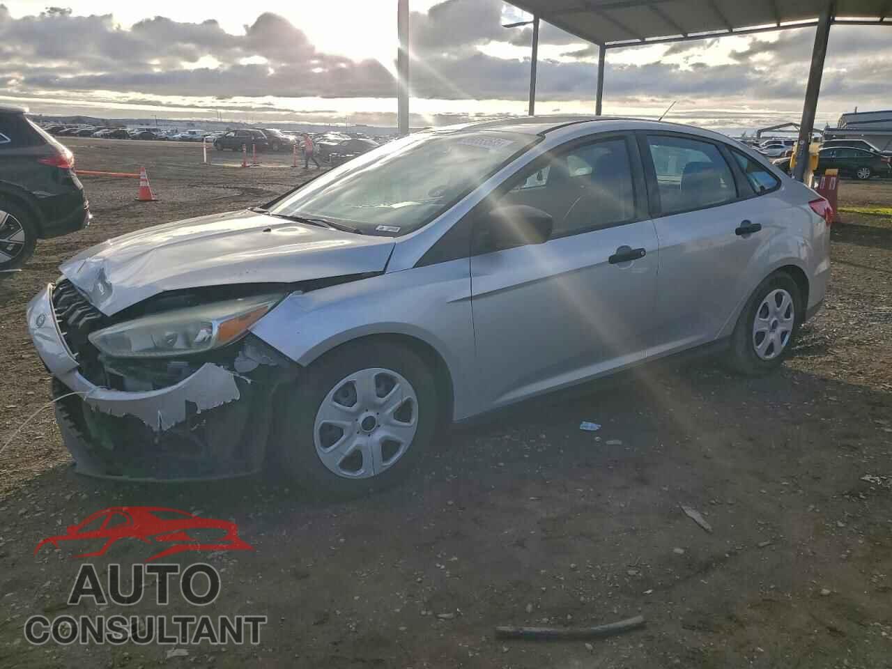 FORD FOCUS 2015 - 1FADP3E21FL358052