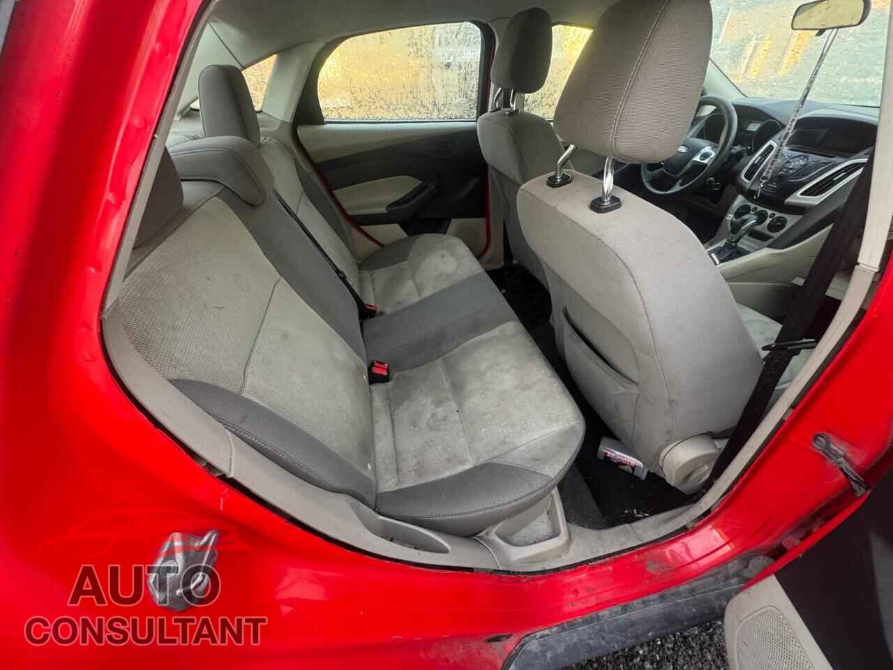 FORD FOCUS 2012 - 1FAHP3F29CL374611