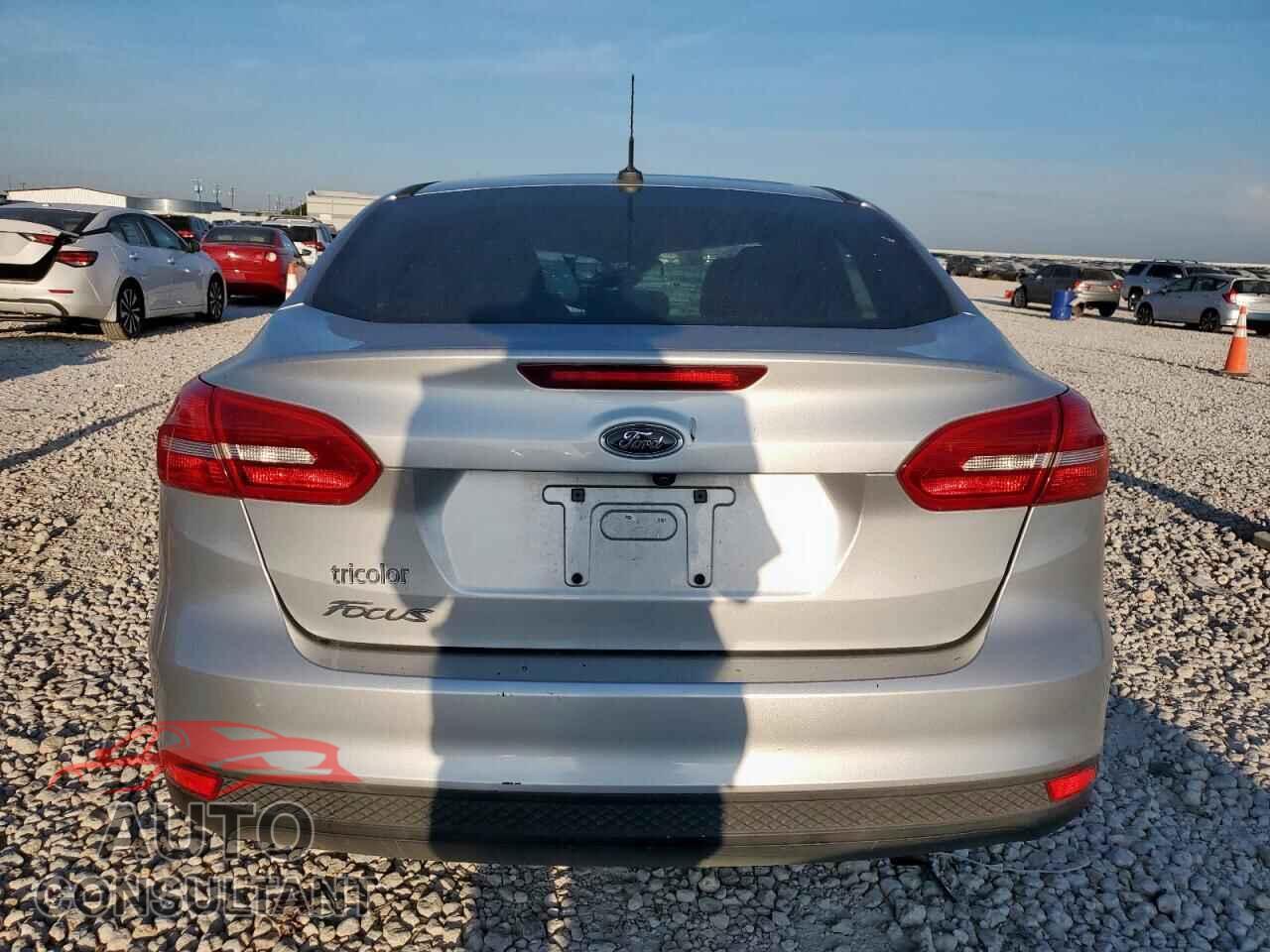 FORD FOCUS 2018 - 1FADP3E25JL241261