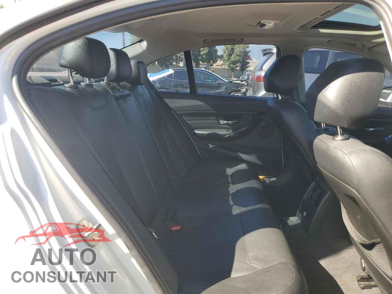 BMW 3 SERIES 2015 - WBA3C1C50FK122370