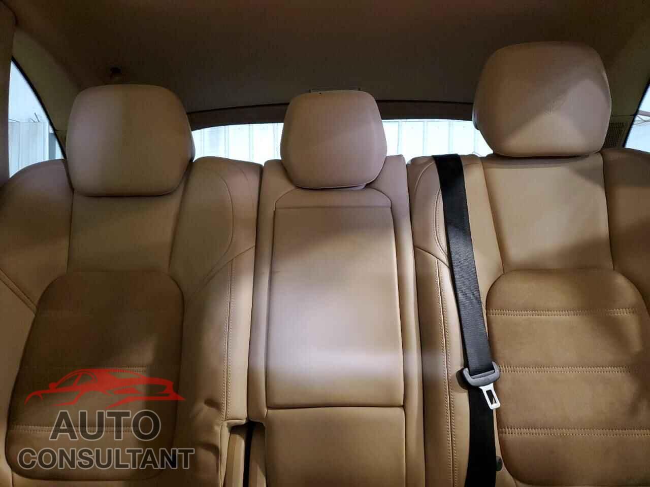 PORSCHE CAYENNE 2017 - WP1AA2A22HKA82180