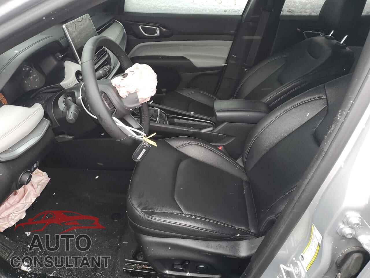 JEEP COMPASS 2025 - 3C4NJDCN3ST508177