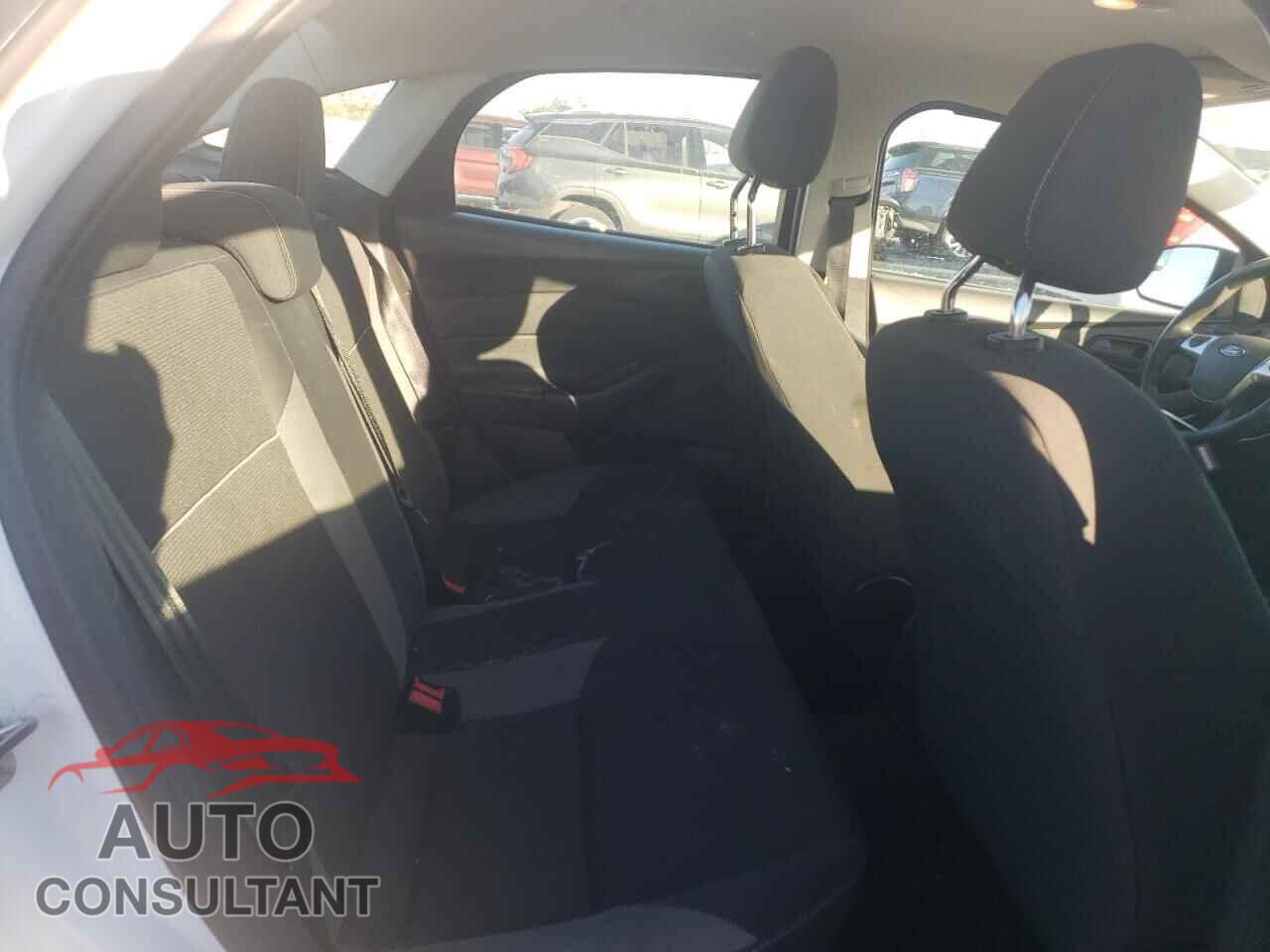 FORD FOCUS 2014 - 1FADP3E20EL399965