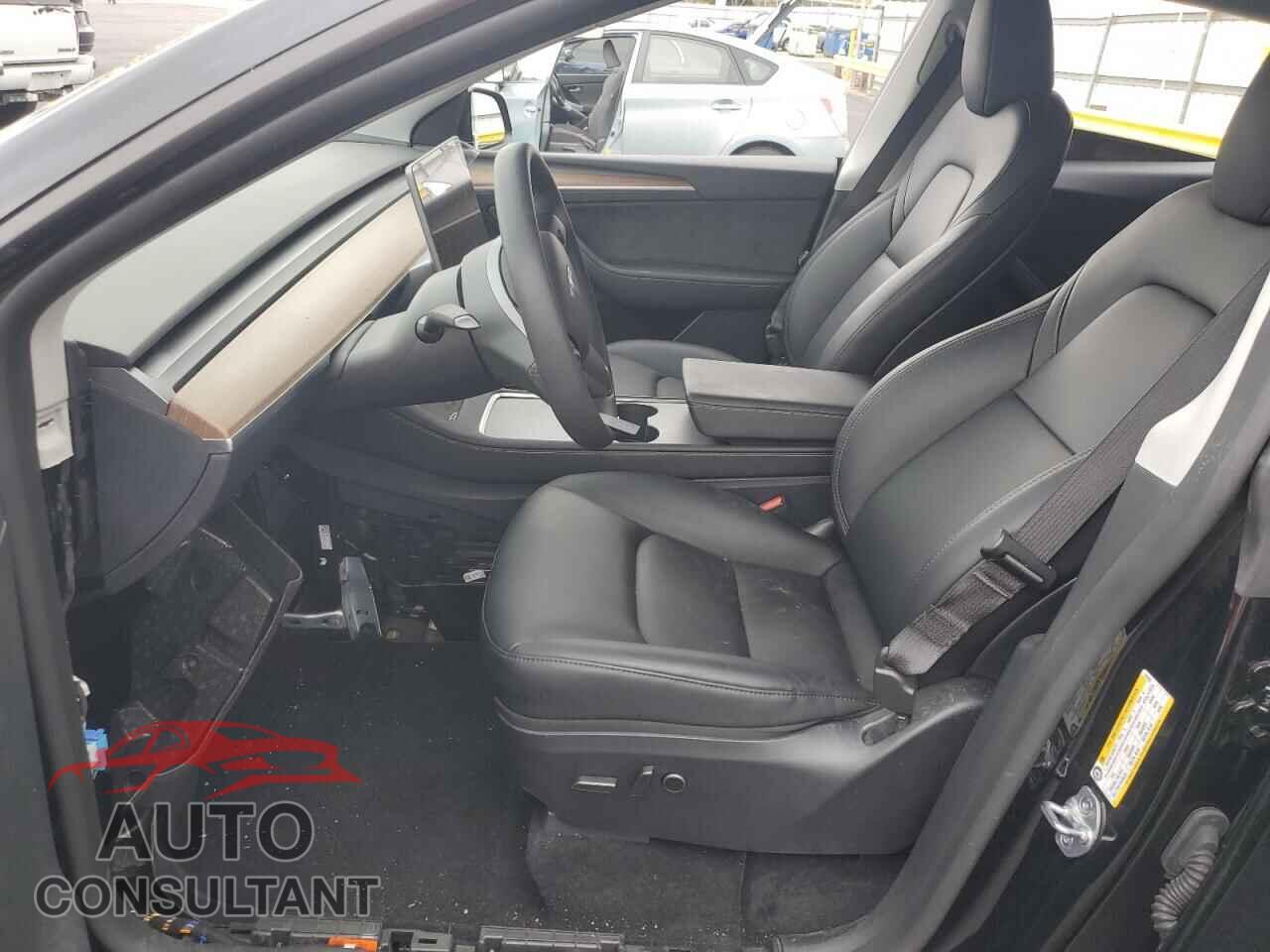 TESLA MODEL Y 2025 - 7SAYGDED4SF227927