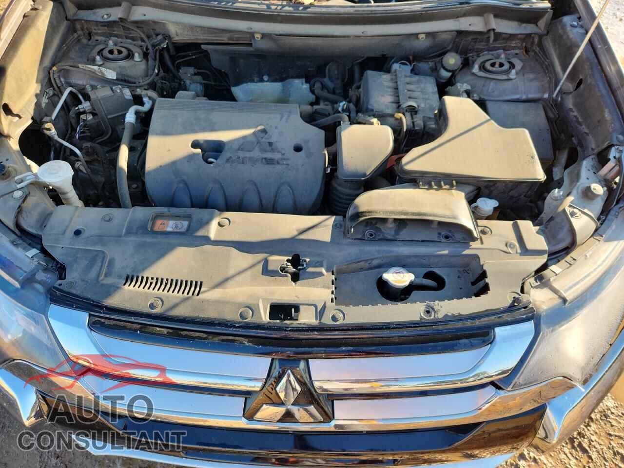 MITSUBISHI OUTLANDER 2018 - JA4AD3A31JZ045250