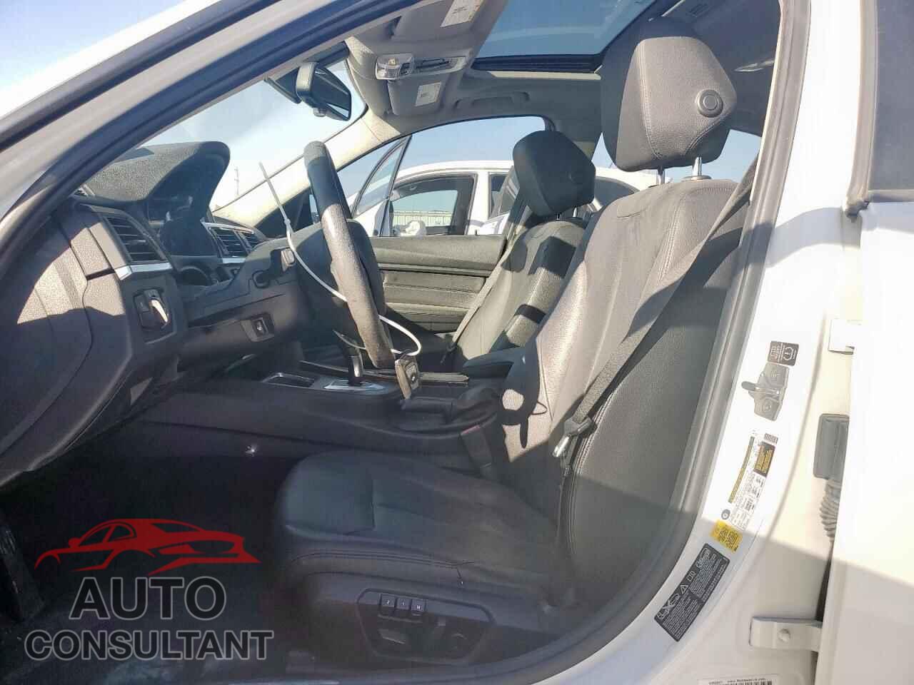 BMW 3 SERIES 2013 - WBA3B3C5XDF541024