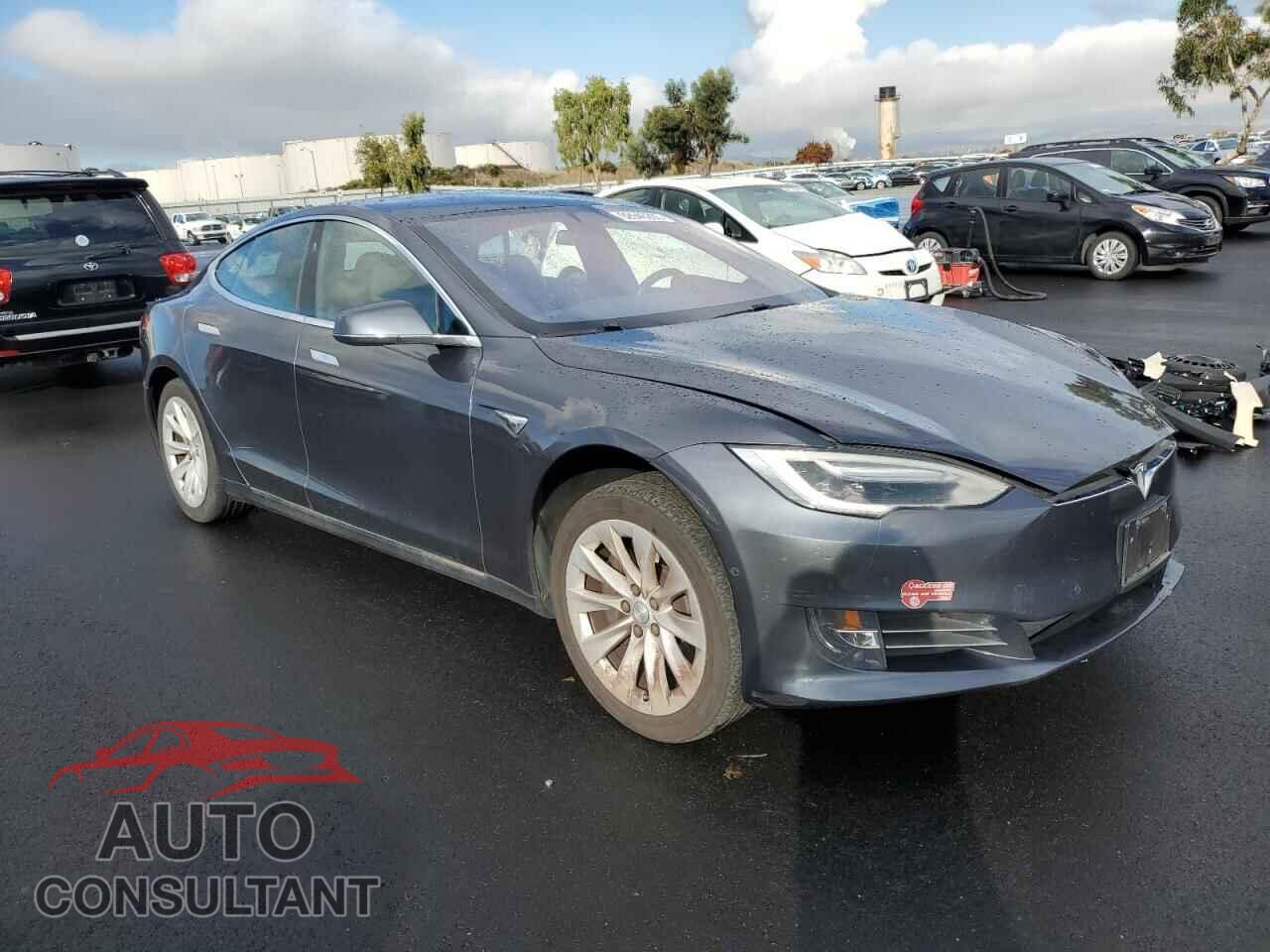 TESLA MODEL S 2017 - 5YJSA1E23HF215021