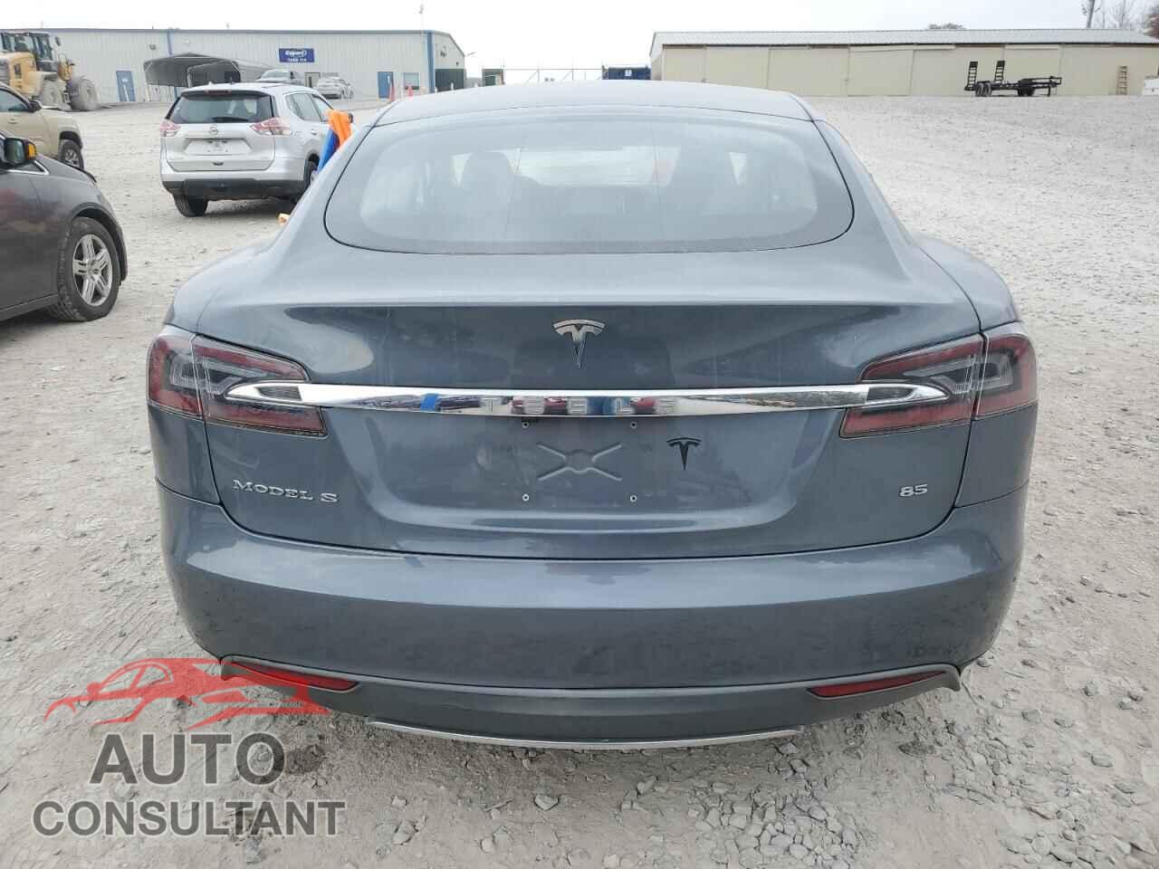 TESLA MODEL S 2013 - 5YJSA1CN8DFP12217
