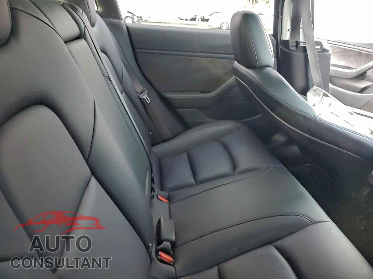 TESLA MODEL 3 2018 - 5YJ3E1EAXJF046248