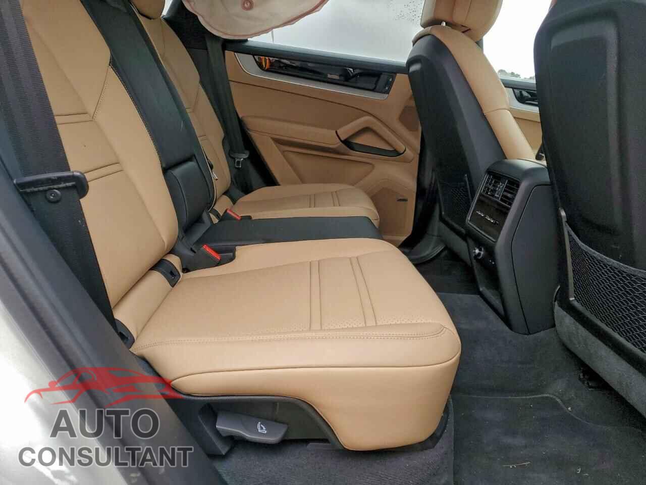 PORSCHE CAYENNE 2024 - WP1AA2AY9RDA14324