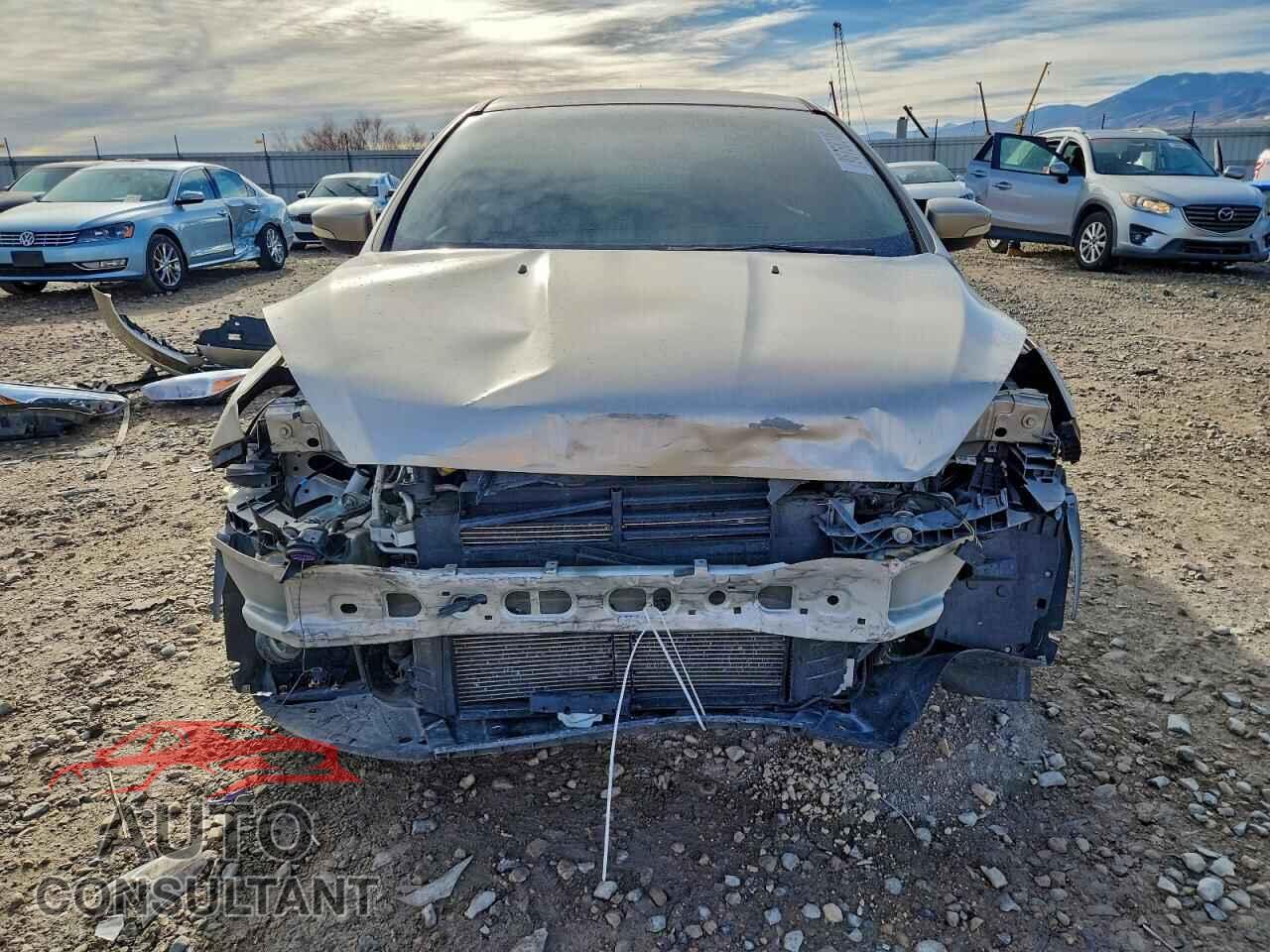 FORD FOCUS 2017 - 1FADP3F22HL315714